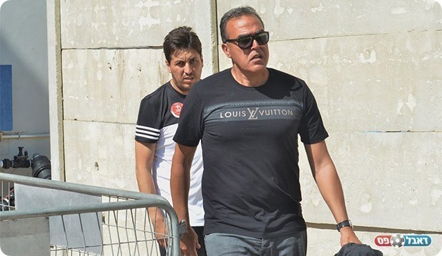 מאמן מגדל העמק ועוזרו (אבי רביבו, בסט בול)